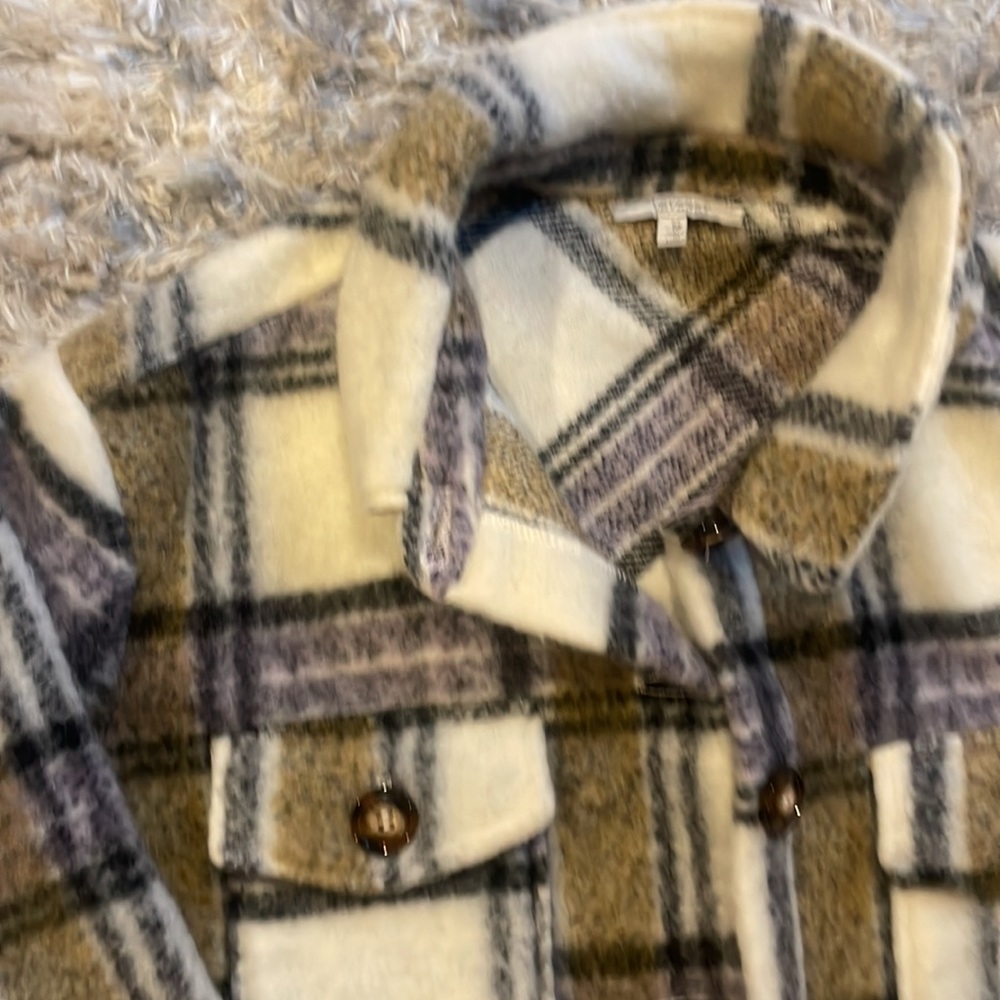 Shacket - Picture 2 of 4